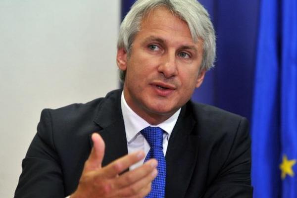 Eugen Teodorovici ripostează pe Facebook: "Decizia demiterii mele aparţine cuiva care doar crede că ştie tot ce mişcă în România"
