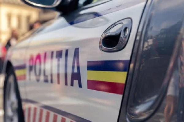 ACCIDENT cu victime în Capitală! Trei răniţi, printre care şi un COPIL, după ce două maşini s-au ciocnit
