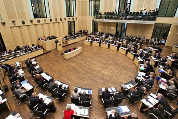 Homosexualii germani au fost reabilitaţi de Parlament! O parte dintre ei vor primi despăgubiri financiare