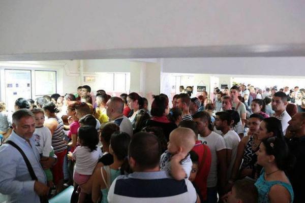 HAOS LA PAŞAPOARTE. Care este soluţia găsită de ministrul Carmen Dan pentru cozile INTERMINABILE de la ghişee