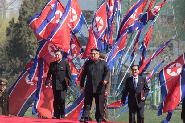 Cresc tensiunile între SUA şi Coreea de Nord. Phenianul anunţă că "analizează cu atenţie" planul unei lovituri asupra insulei americane Guam