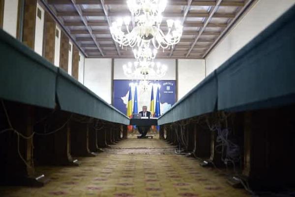 France Presse: ”Partidul de guvernământ din România și-a scufundat propriul guvern”