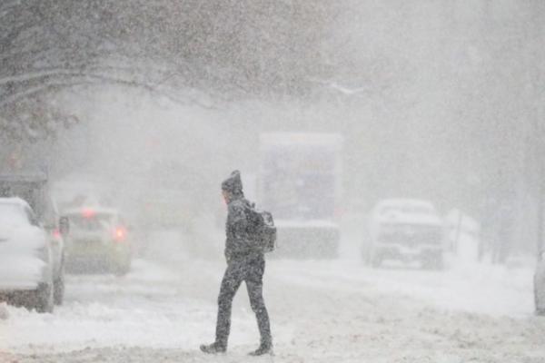 Vreme extremă în România! Meteorologii au emis cod portocaliu de ninsori şi viscol până mâine seară. Vezi harta zonelor afectate