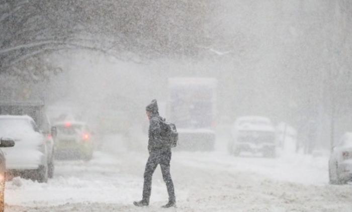 Vreme extremă în România! Meteorologii au emis cod portocaliu de ninsori şi viscol până mâine seară. Vezi harta zonelor afectate