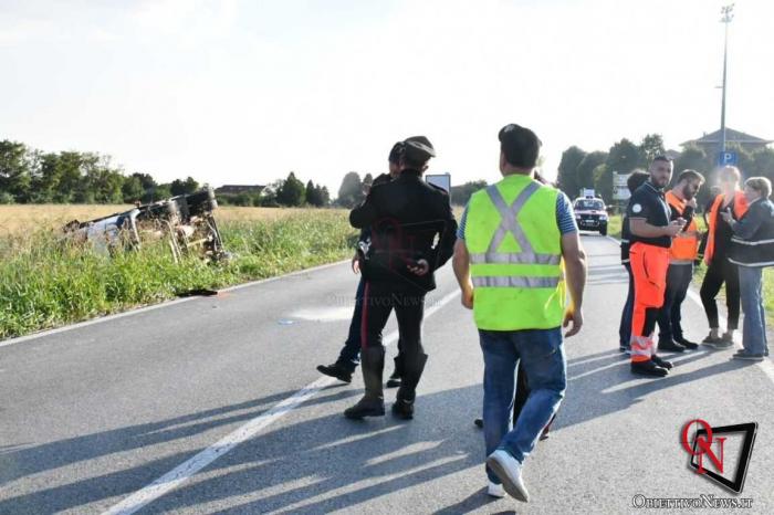 Un camion condus de un român, în Italia, a fost răsturnat de pe şosea de o motocicletă Harley Davidson. Doi morţi şi un rănit