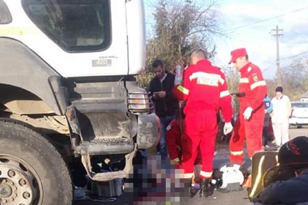 O tânără de 25 de ani a fost ucisă pe trecerea de pietoni, la Dumbrăveşti, în Prahova