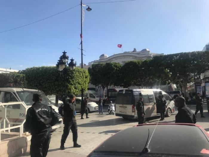 Atac sinucigaş în Tunisia. O femeie s-a aruncat în aer în centrul capitalei Tunis
