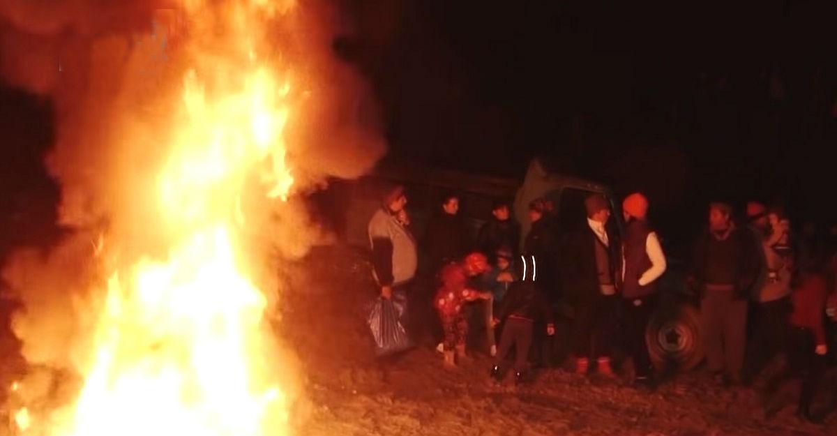 Tânăr cu handicap, biciuit, bajocorit şi aruncat în flăcări de mai mulţi săteni din Dragomireşti