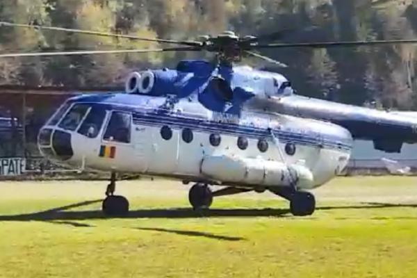 Viorica Dăncilă, protagonista unui moment "dureros": Premierul se lovește cu capul de elicopter (Video)
