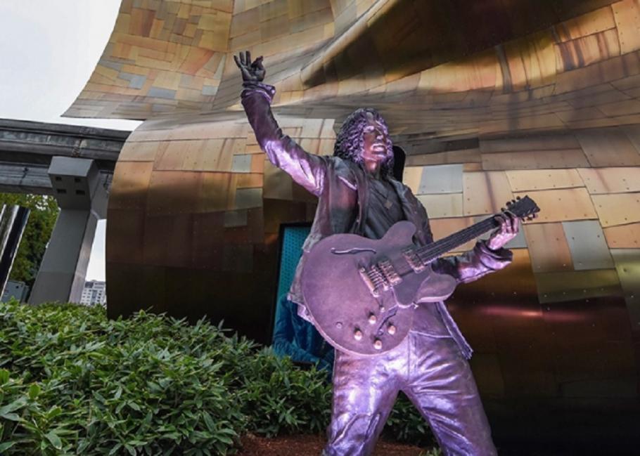Chris Cornell Statuia Chris Cornell