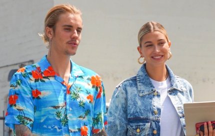 Justin Bieber și Hailey Baldwin se țin de mână