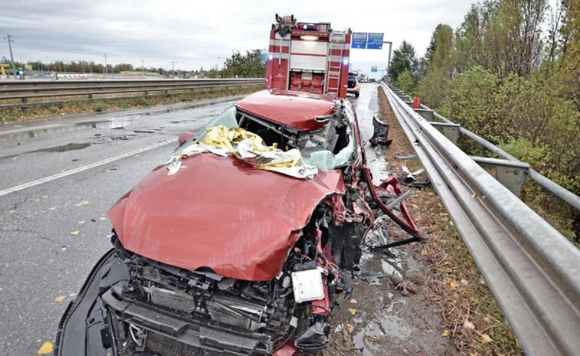 O româncă e în stare critică după un accident în Italia