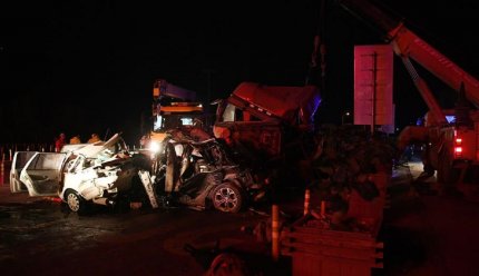 Accident cu 14 morţi şi 31 de maşini