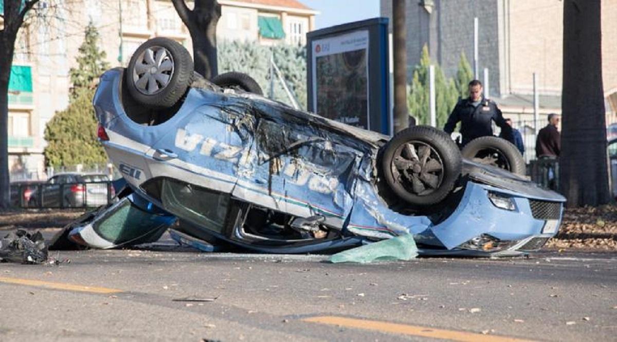 Fotbaliştii au intrat direct în maşina poliţiei