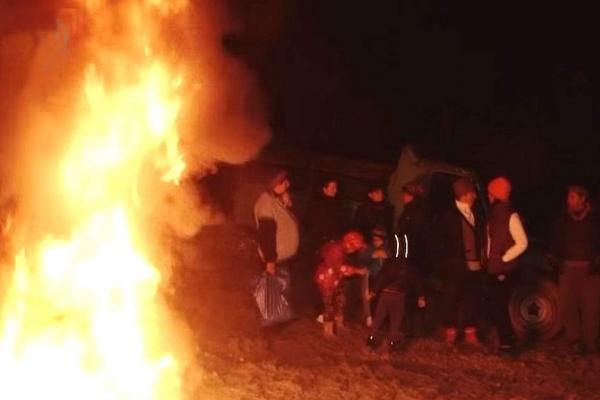 Flăcările au devastat 20 de tone de fân, o magazie de lemne şi un adăpost pentru animale