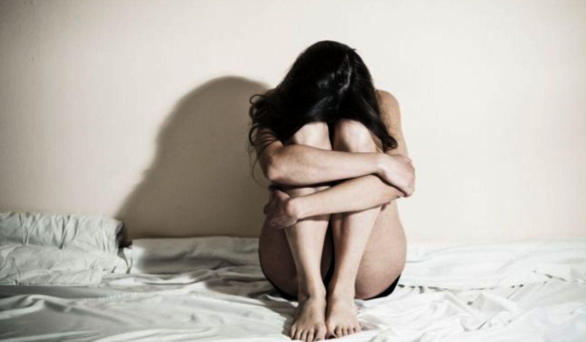 O fată din Braşov a găsit imagini indecente cu ea pe un site pentru adulţi