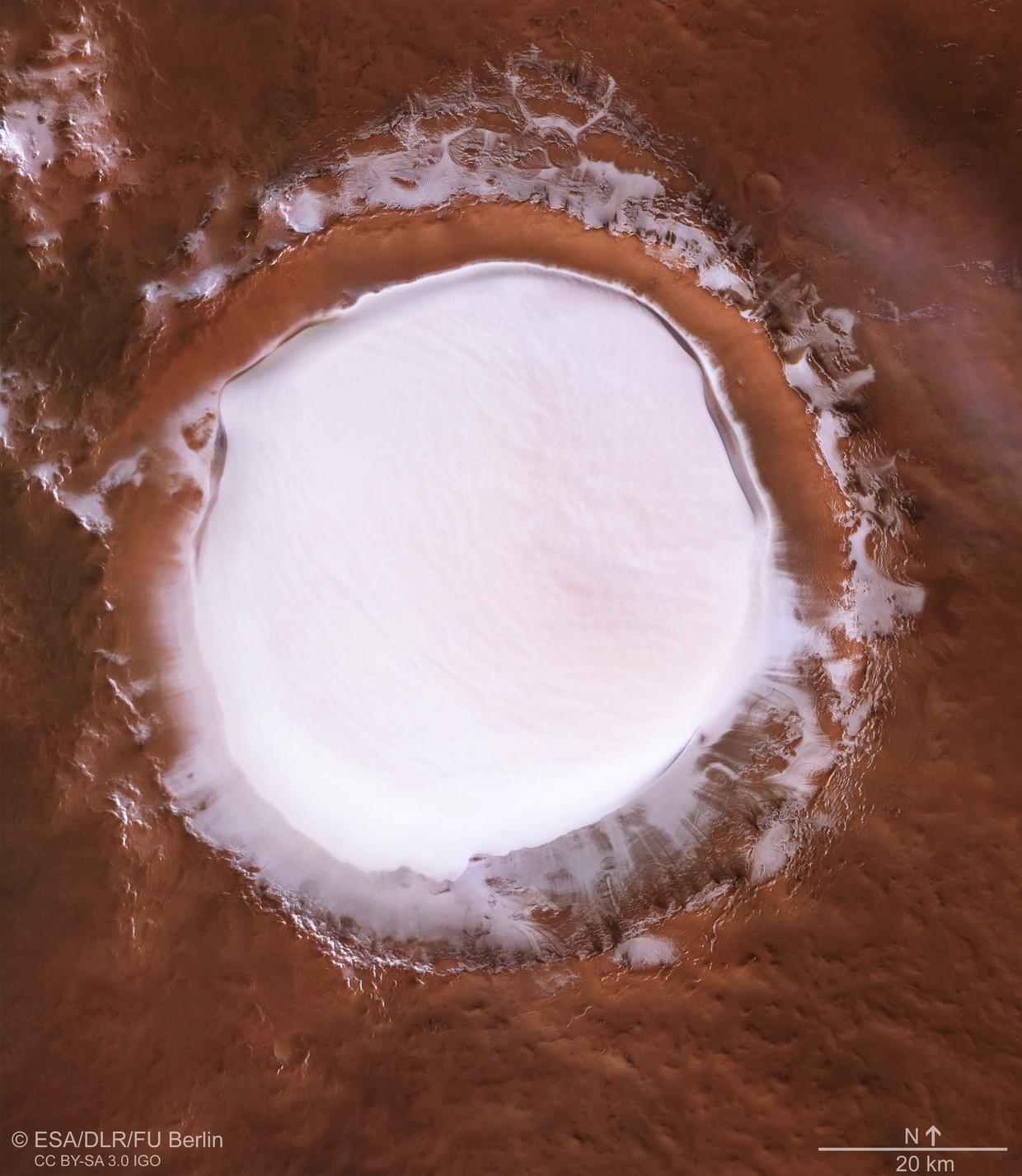 Craterul de pe Marte este plin cu gheață