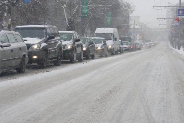 Haos pe DN1, înaintea sărbătorilor de iarnă. Cum se circulă, la această oră, pe Valea Prahovei (Video)
