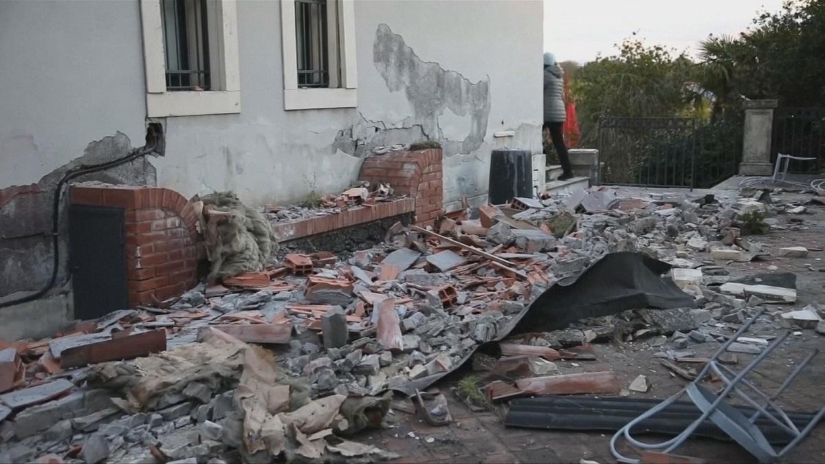 Clădiri afectate, în urma cutremurului din Sicilia