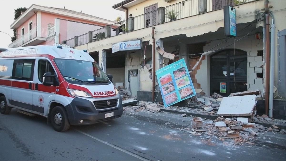 Clădiri afectate, în urma cutremurului din Sicilia