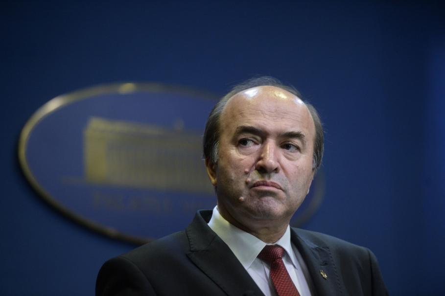 Tudorel Toader Ministrul Justiției trimite documentele de revocare din funcţie a procurorului general