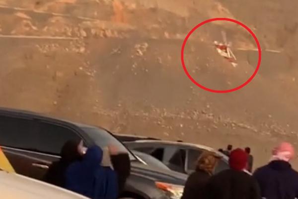 Elicopterul din Dubai în timp ce se prăbușește