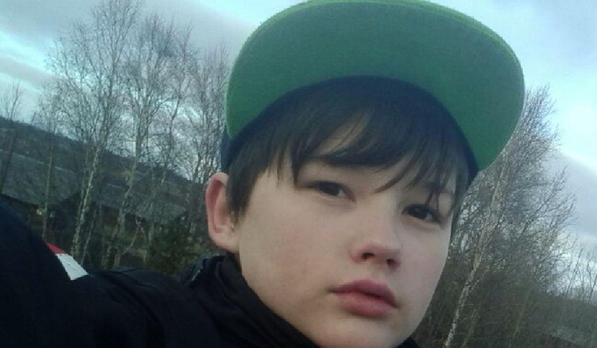 Băiat abandonat în spital de mama pe care a salvat-o din mâinile unui criminal