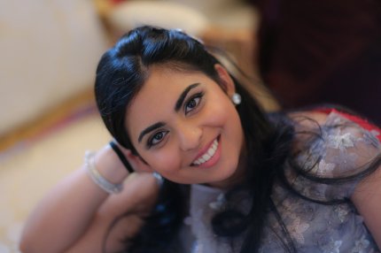 Isha Ambani într-o rochie Christian Dior