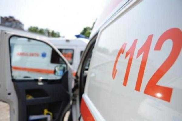 Accident grav în Prahova, după ce un autoturism a intrat pe contrasens şi a spulberat un microbuz plin cu călători