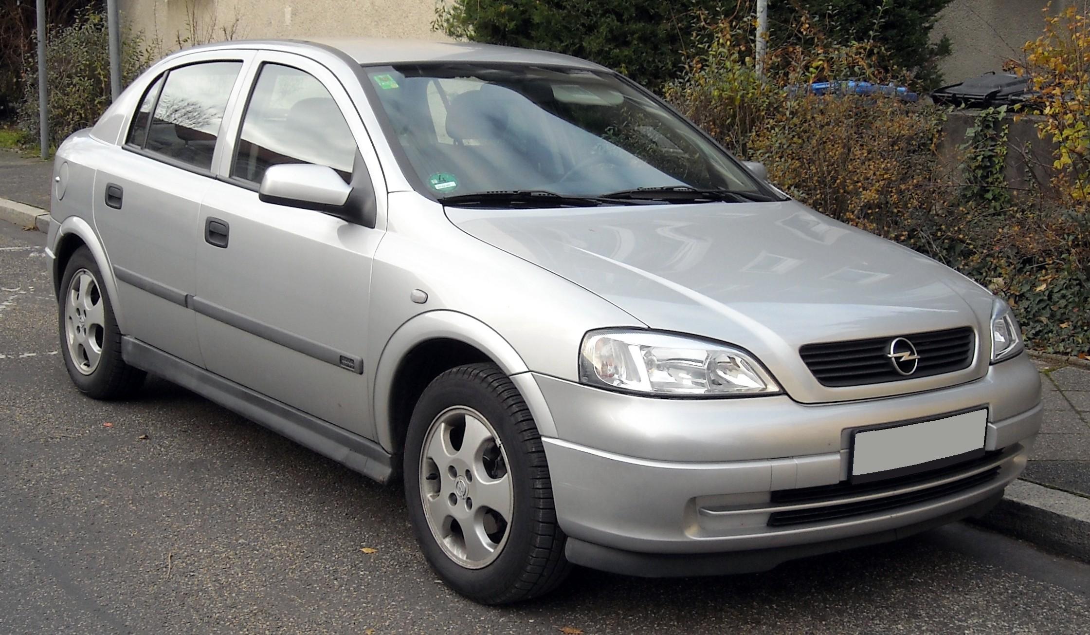 Licitaţie ANAF Opel Astra - 1600 de euro