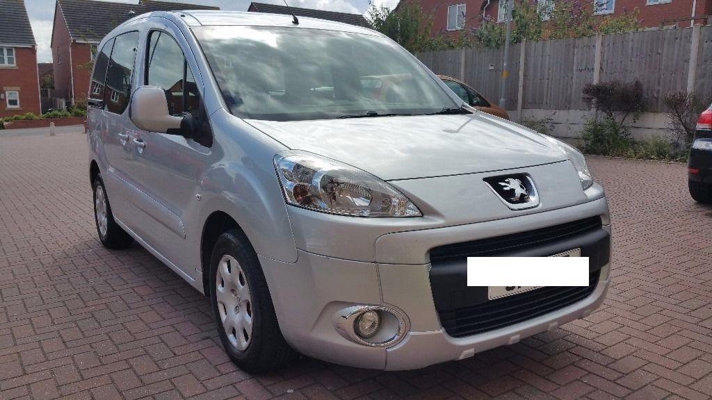 Licitaţie ANAF Peugeot M1, AC break - 1300 de euro