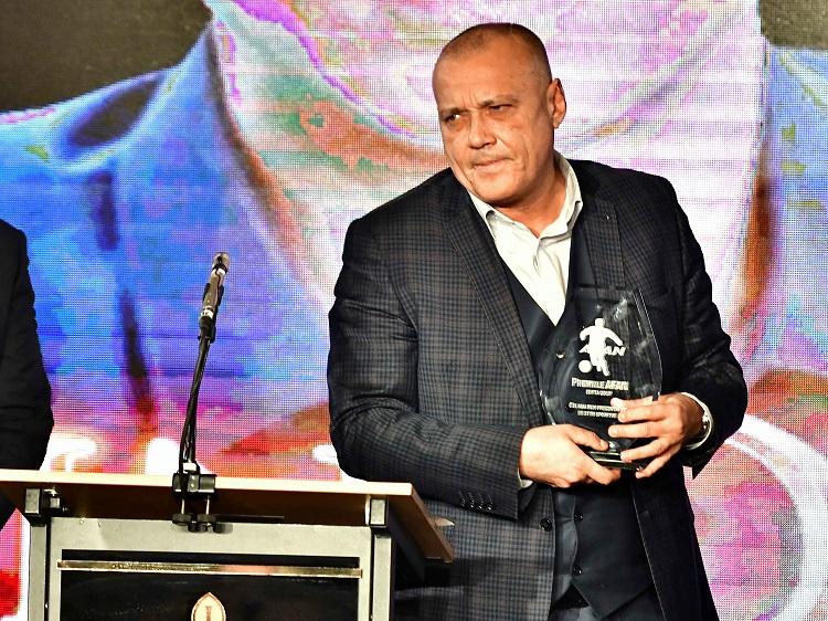 Azi sunt alegeri la FRF! Burleanu, Lupescu, Puşcaş şi Drăgan se bat pentru a conduce Federaţia Română de Fotbal în următorii patru ani