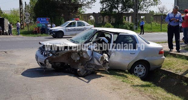 Accident cumplit în Buzău! Familie cu un copil de 1 an şi jumătate, spulberată de o dubă la intrarea în Costeşti