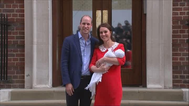 Kate Middleton, Prințul William și bebelușul regal în fața maternității din Londra