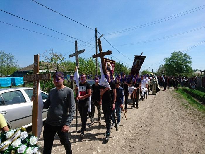 Petronela Mihalachi, fata ucisă într-o pădure din Botoşani, a fost înmormântată la Ştefăneşti