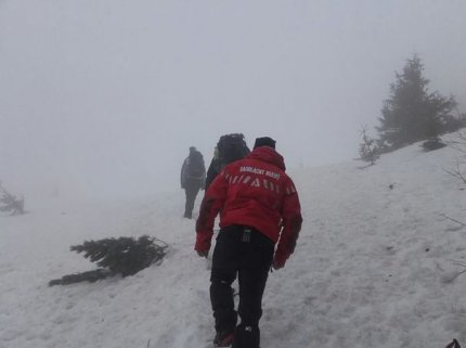 O femeie şi un copil de 11 ani accidentaţi pe Jepii Mici