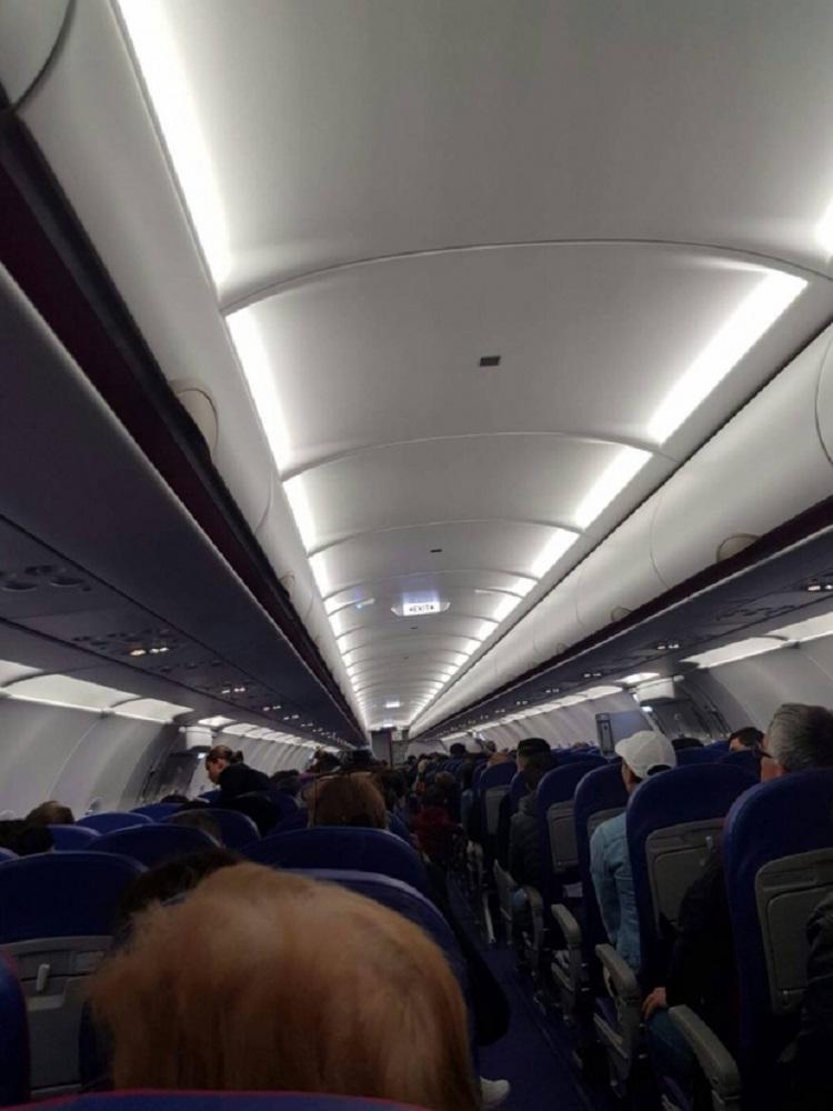 Panică la bordul unui avion plin cu români! Aeronava a aterizat de urgență la Budapesta