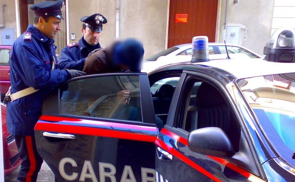 Oroare în Italia, la Florenţa, chiar în centrul oraşului. Un român de 29 de ani i-a tăiat urechea unui alt român, după o ceartă pe bani