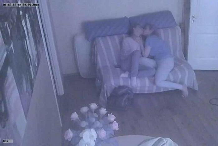 Fotografii incendiare cu directoarea unui liceu din Focşani şi un elev au apărut pe facebook