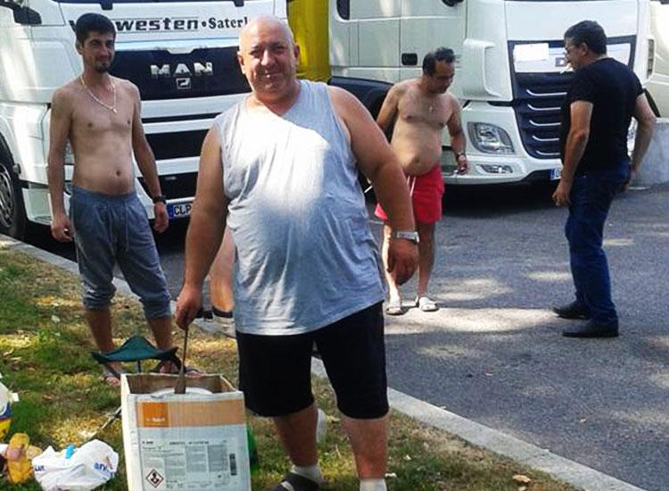 Un șofer român de TIR a fost găsit mort într-o benzinărie din Franța