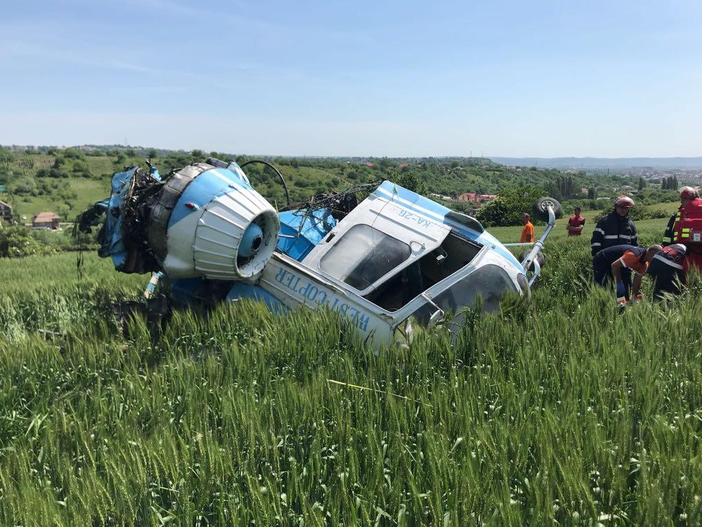 Un elicopter s-a prabusit la Turda. Doua persoane au fost ranite