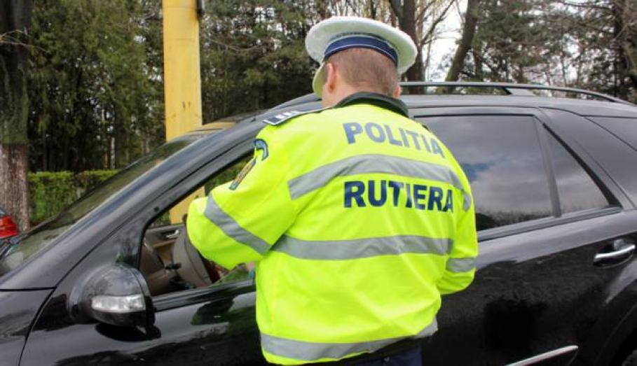 Fără să-i pese de vreo lege, un sucevean şi-a făcut singur permis de conducere şi conducea liniştit pe şoselele patriei
