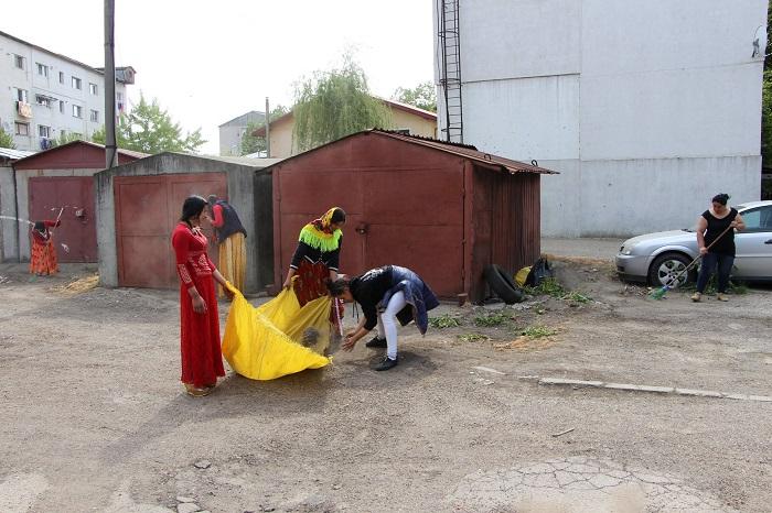 Primarul din Focşani a scos asistaţii social la curăţenia stradală