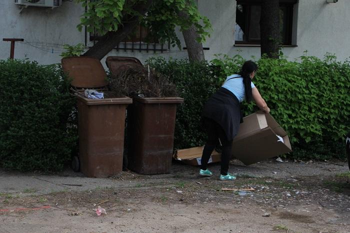 Primarul din Focşani a scos asistaţii social la curăţenia stradală