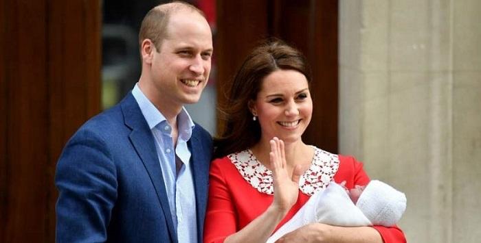 Palatul Kensington a făcut publice imagini cu Prinţul Louis, bebeluşul Prinţului William şi al Ducesei de Cambridge