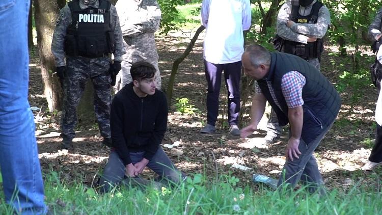 Detaliile care pot răsturna ancheta în cazul crimei din Botoşani! Primele imagini cu Bogdan, în pădurea unde a ucis-o pe Petronela