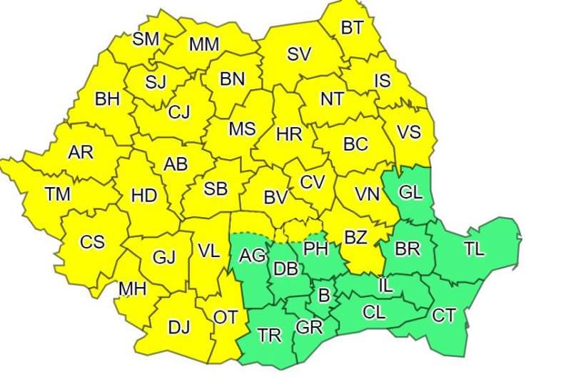 32 de judeţe au intrat, în această dimineaţă, de la ora 6.00, sub avertizare cod galben de furtuni, ploi torenţiale şi grindină