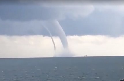 Cinci trombe marine în câteva minute, la Rimini. Imagini spectaculoase publicate de presa din Italia