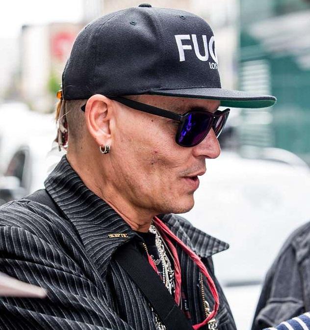 Johny Depp, de nerecunoscut, în concertele din Europa. Actorul este extrem de schimbat, aproape desfigurat