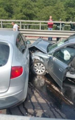 Maşini ciocnite la Predeal, pe DN 1